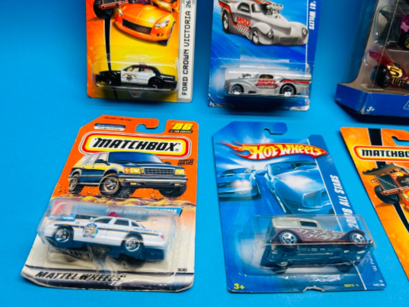 Photo 3 of 894944…damaged packages- die cast cars 