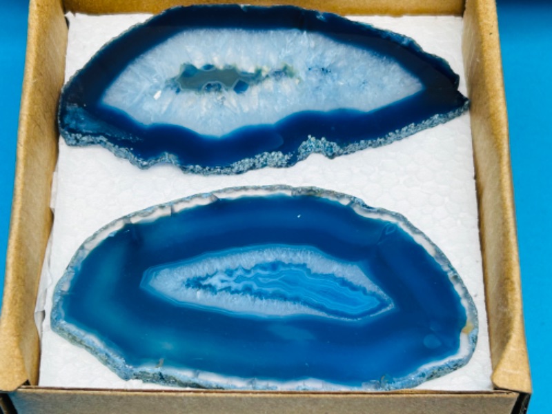 Photo 2 of 894946…4 agate slices in boxes