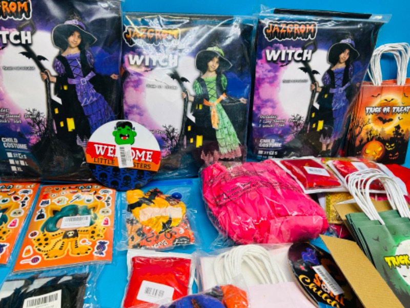 Photo 3 of 894967… Halloween items and costumes 