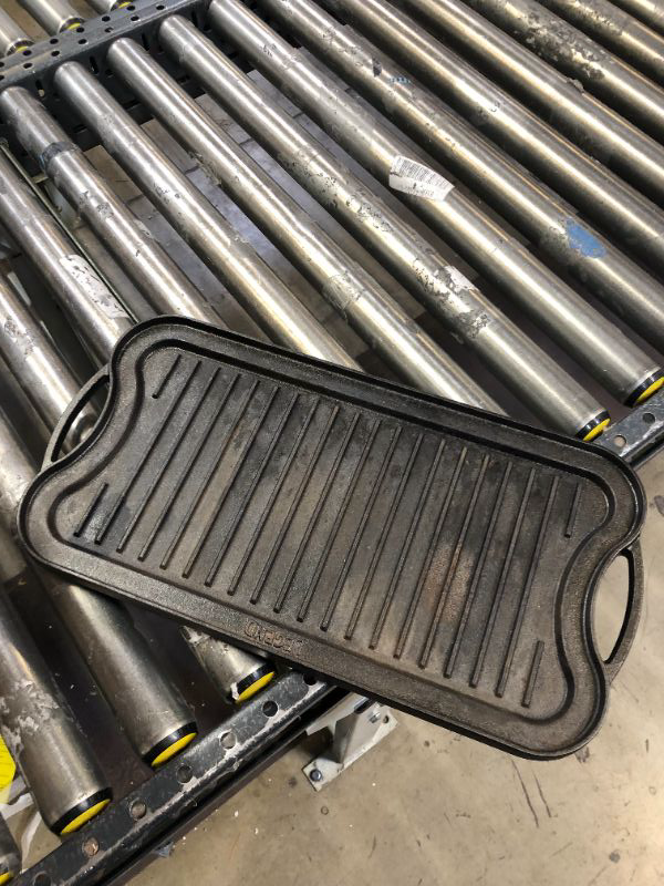 Photo 3 of Amazon Basics Cast Iron Reversible Grill/Griddle