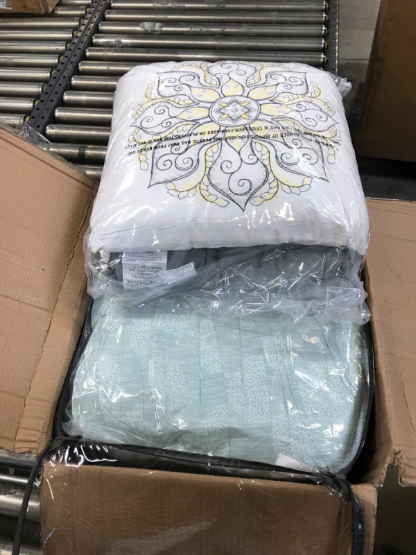 Photo 1 of 6pc Leslie Reversible Cotton Sateen Coverlet Set Aqua. Cal King


