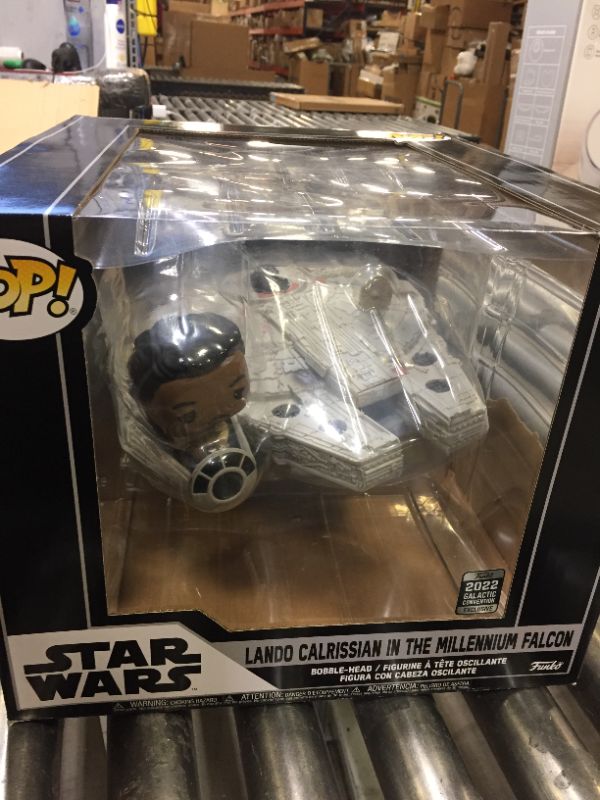 Photo 2 of Funko Pop! Ride Super Deluxe: Star Wars - Lando Calrissian in The Millenium Falcon (Shared Galactic Convention, Amazon Exclusive), Multicolor