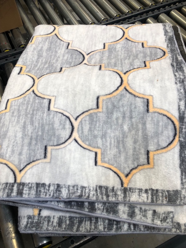 Photo 1 of 62 X 90 AREA RUG GREY