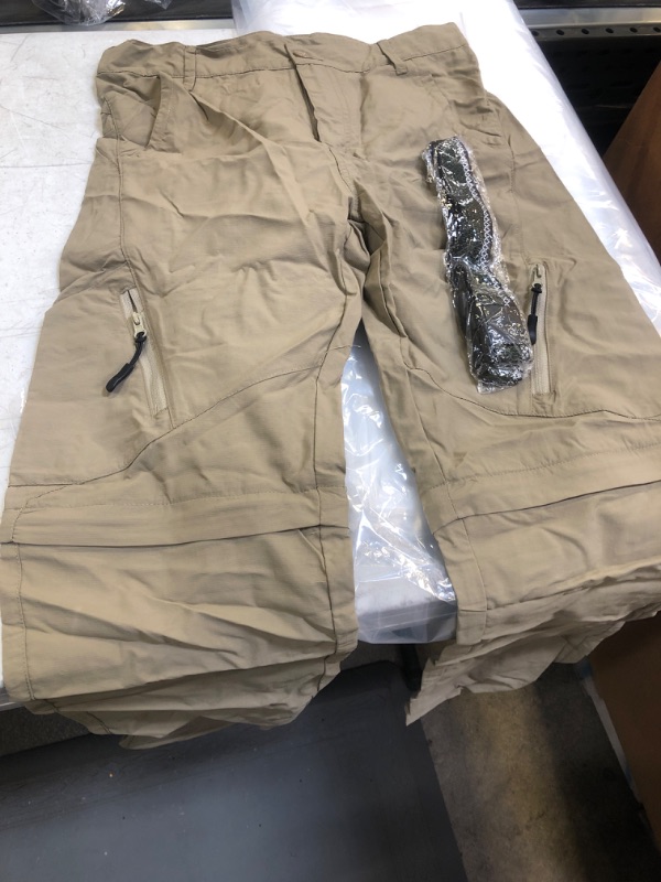 Photo 1 of BIYS CARGO PANT WITH BELT BOYS SIZE LARGE