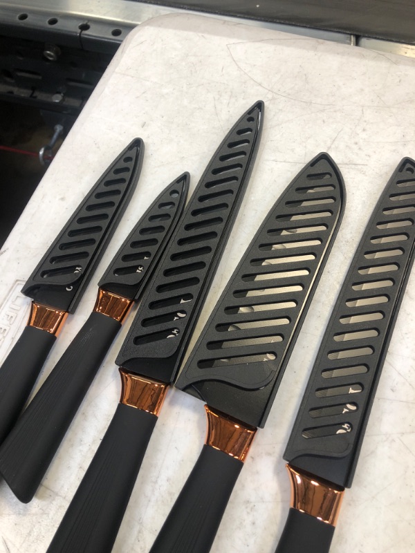 Photo 3 of 6PC KNIFE SET WITH BLADE GUARDS 