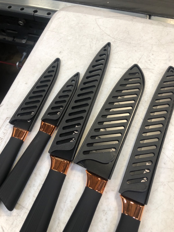 Photo 1 of 6PC KNIFE SET WITH BLADE GUARDS 