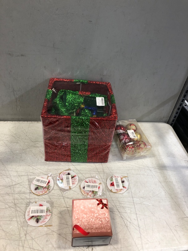 Photo 1 of 8Pcs bag of Christmas items