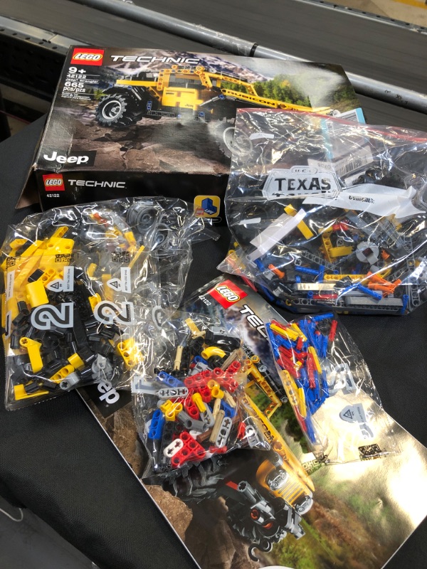 Photo 2 of LEGO Technic Jeep Wrangler 42122 Building Toy Set for Kids, Boys, and Girls Ages 9+ (665 Pieces)