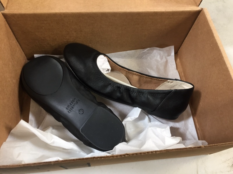 Photo 2 of Amazon Essentials Women's Belice Ballet Flat SIZE 7.5 Black, Faux Leather