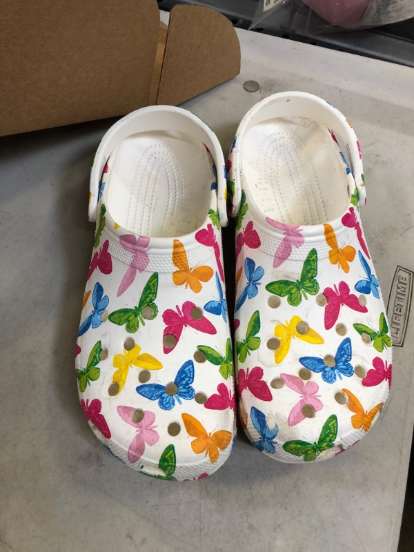 Photo 4 of Crocs Unisex-Adult Classic Printed Floral Clogs
13