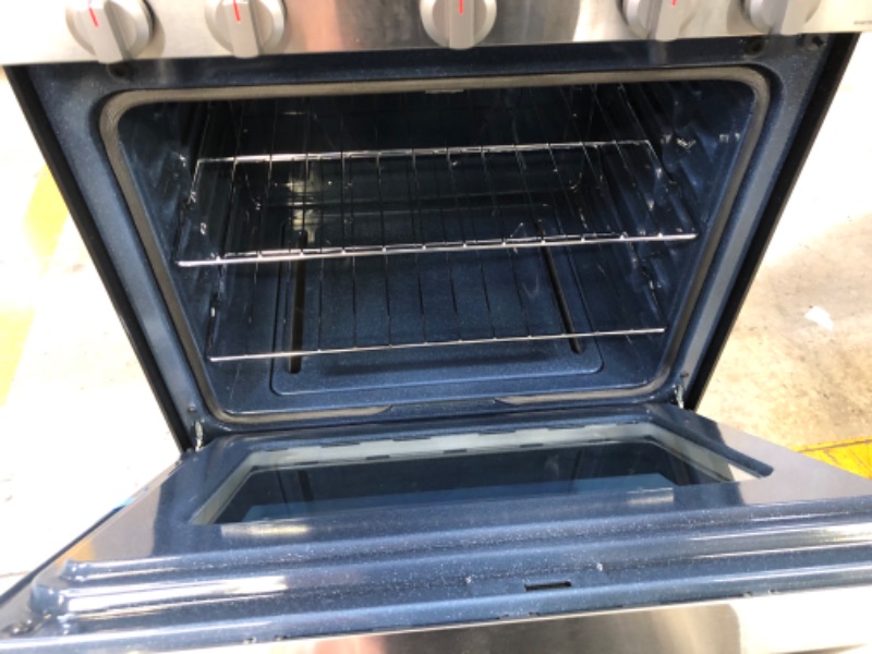 Photo 4 of Samsung - 6.0 cu. ft. Gas Range **LCD SCREEN DOES NOT WORK (CANT USE OVEN)  SELLING FOR PARTS ONLY* GAS WORKS PROPERLY. 
