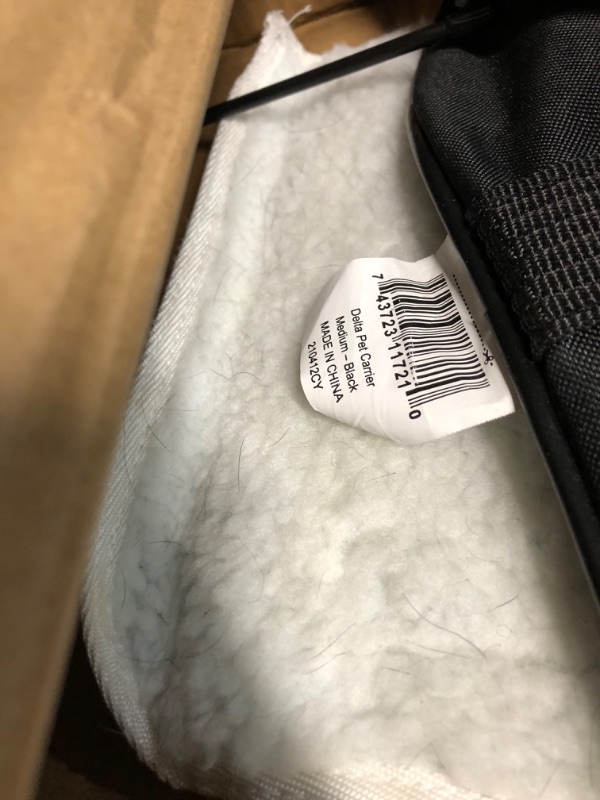 Photo 6 of **READ NOTES****
Sherpa Delta Airlines Travel Pet Carrier, Airline Approved & Guaranteed On Board - Black, Medium Delta Airlines Pet Carrier Medium