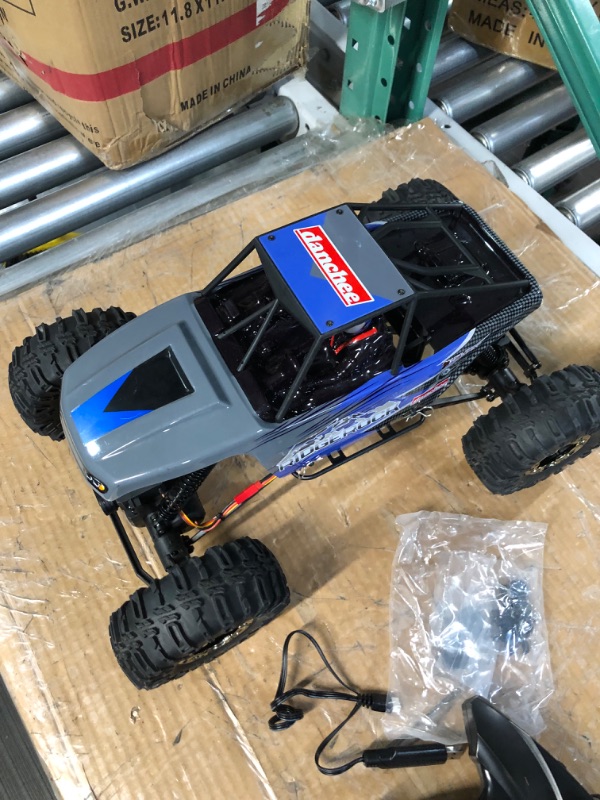 Photo 4 of DANCHEE RidgeRock - 4WD Electric Rock Crawler - 1/10 Scale - RTR , Blue