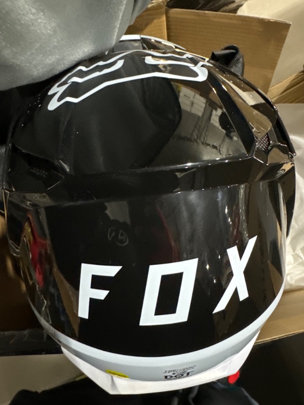 Photo 4 of ***USED READ NOTES***Fox Racing V2 Motocross Helmet, VIZEN Black, Small Small VIZEN - Black