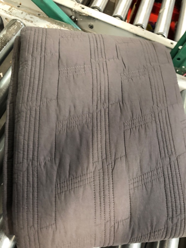 Photo 2 of  Bedding Quilt Dark Grey - Oversized Bedspread FULL 