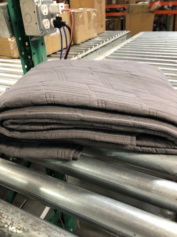 Photo 3 of  Bedding Quilt Dark Grey - Oversized Bedspread FULL 