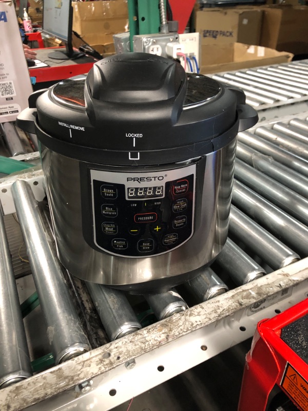 Photo 2 of *** NON-FUNCTIONAL FOR PARTS ONLY***
 Presto 02141 6-Quart Electric Pressure Cooker, Black, Silver