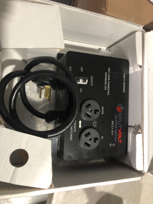 Photo 4 of ***USED - DIRTY - UNABLE TO TEST***
Splitvolt 24 Amp Splitter Switch - Save Thousands on Home Electric Vehicle Charging (NEMA 10-30, 240V)