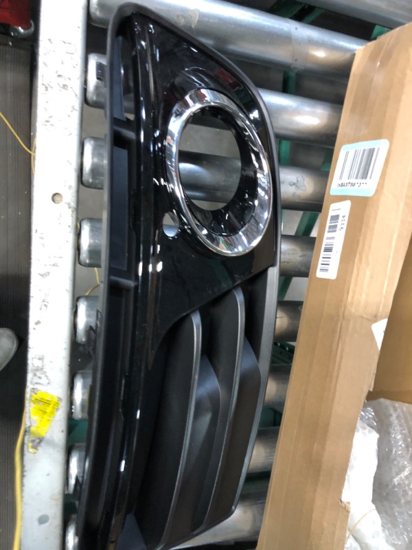 Photo 1 of Runmade Front Bumper Lower Passanger Side Fog Light Grill Compatible with Audi 13 14 15 Q5