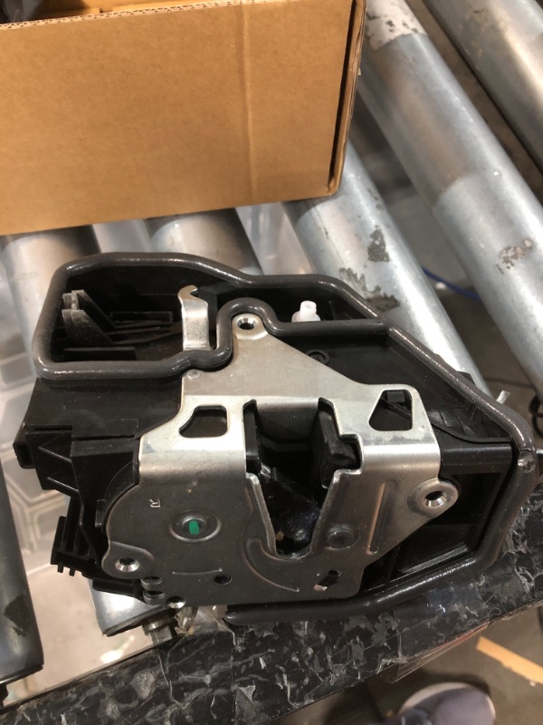 Photo 1 of WMPHE Front Right Power Door Lock Actuator Compatible with BMW E60 E65 E70 E90 E92 Door Lock Actuator Latch, Replaces OEM 937-801, 51217202146 - Front Passenger Side