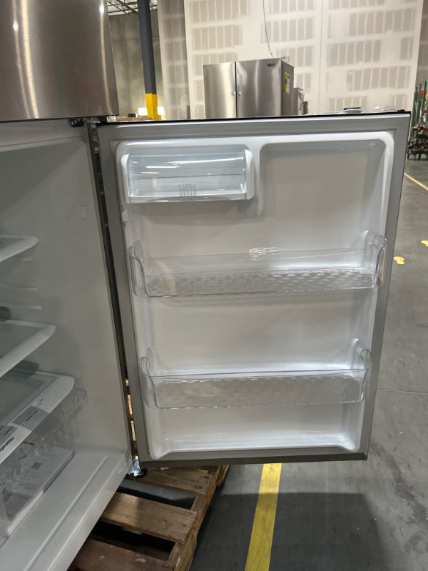 Photo 6 of LG 20.2-cu ft Top-Freezer Refrigerator (Stainless Steel) ENERGY STAR