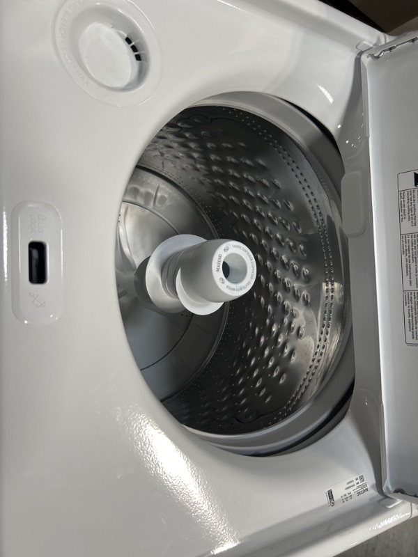 Photo 6 of Maytag 4.5-cu ft High Efficiency Agitator Top-Load Washer (White)