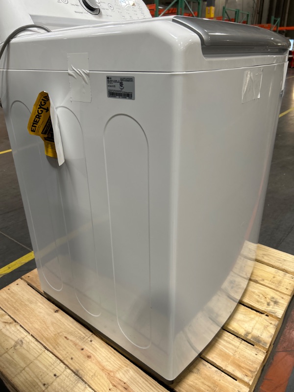 Photo 1 of LG 4.8-cu ft High Efficiency Agitator Top-Load Washer (White) ENERGY STAR