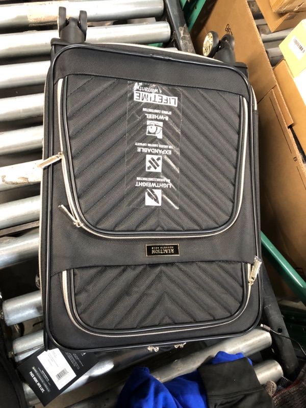 Photo 1 of **MINOR DAMAGE SEE NOTES**
Kenneth Cole Reaction Women's Chelsea Luggage Chevron 20-Inch Carry On Black