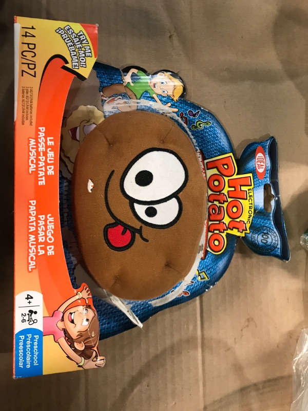 Photo 2 of ALEX Toys Ideal Hot Potato Electronic Musical Passing Kids Party Game, Don’t Get Caught With the Spud When the Music Stops! Ages 4+, 2-6 Players, Brown