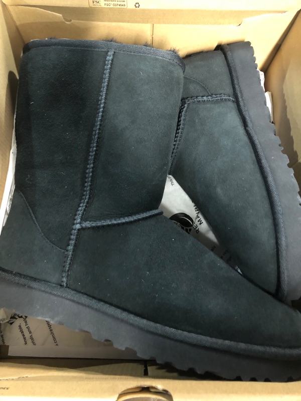 Photo 2 of (READ NOTES) UGG Women's Classic Short II TWO RIGHT FEET 7/9