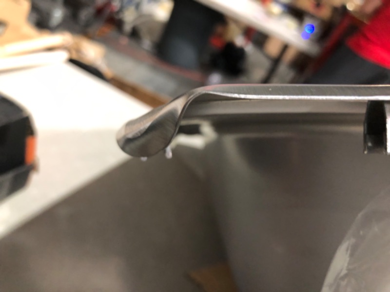 Photo 4 of **MINOR DAMAGE CORNERS ARE BENT**
Dayton D125221 Single Bowl Drop-in Stainless Steel Sink 25 x 22 x 6.5625"