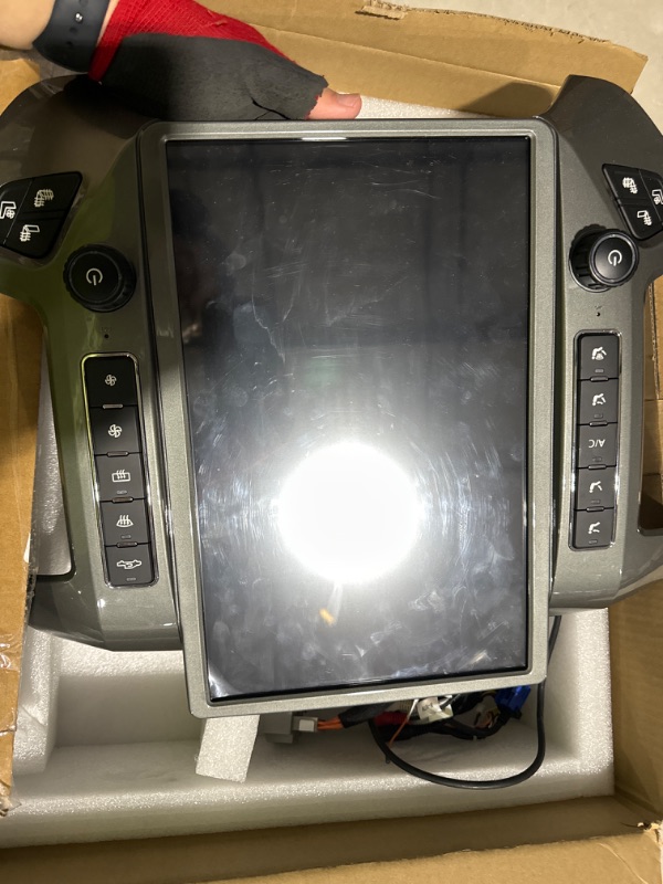 Photo 2 of 14.4 Inch Android 11 Radio Replacement for Chevrolet Silverado GMC Sierra 2014-2019 Head Unit Stereo Auto Multimedia Play GPS Navigation 