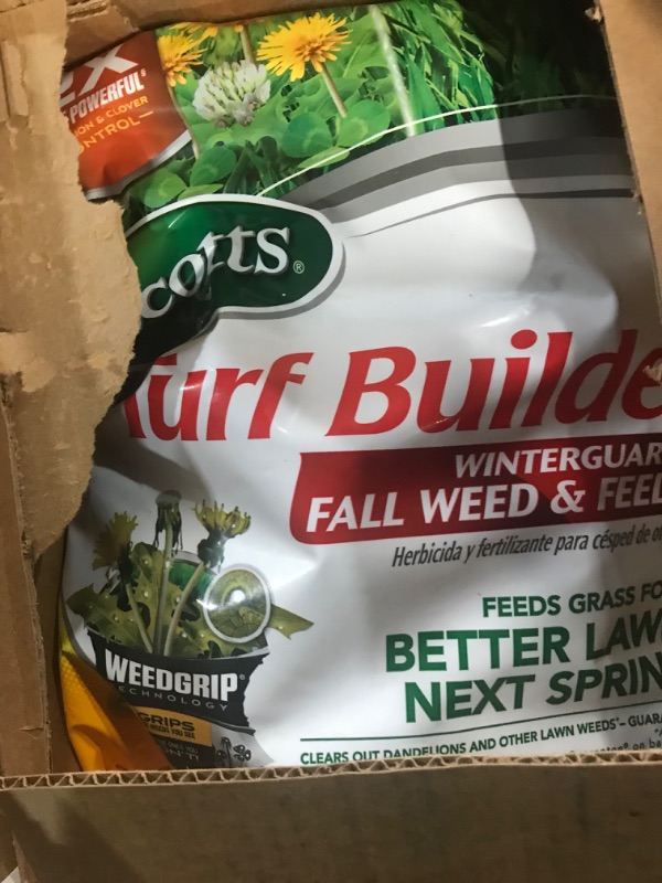 Photo 2 of Scotts Turf Builder WinterGuard Fall Weed & Feed3, Weed Killer Plus Fall Fertilizer, 12,000 sq. ft, 34.3 lbs. 12,000 sq. ft.