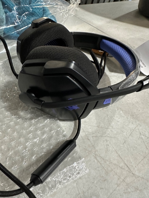 Photo 4 of NUBWO G06 Dual Wireless Gaming Headset with Microphone