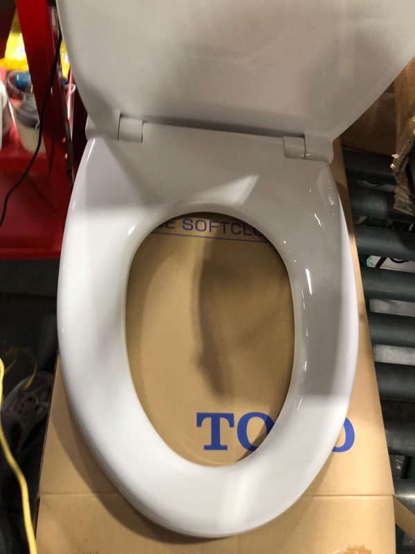 Photo 2 of * used * 
Slow Close Toilet Seat BR501-00 White Elongated, Stain-Resistant and Easy to Keep Clean