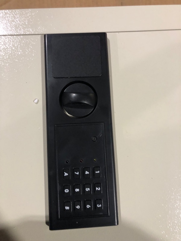 Photo 1 of **DOES NOT FUNCTION SEE NOTES**
PARAGON SAFES Electronic Flat Wall Safe Box with Digital Keypad and 2 Manual Override 