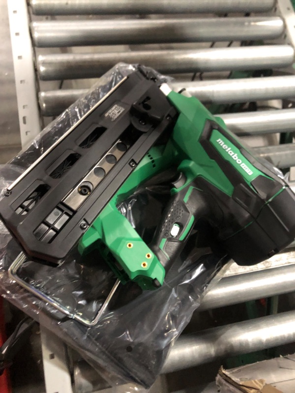 Photo 4 of ***PARTS ONLY***Metabo HPT Cordless Framing Nailer Kit, 18V, Brushless Motor, 