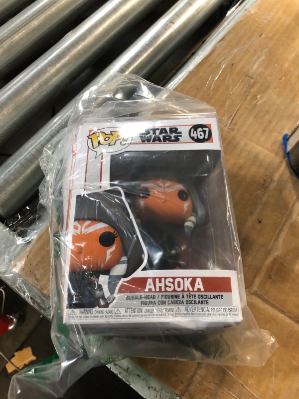 Photo 2 of Funko Pop! Star Wars: The Mandalorian - Hooded Ahsoka with Dual Sabers Vinyl Bobblehead, Amazon Exclusive