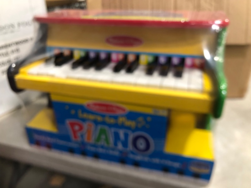 Photo 3 of **MINOR DAMAGE SEE NOTES**
MELissa & Doug Learn-To-Play Piano With 25 Keys and Color-Coded Songbook -