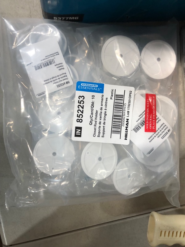 Photo 1 of 852253 White Pole Socket Set

