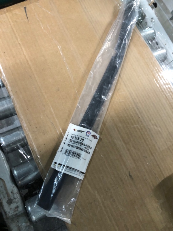 Photo 2 of Omix-Ada 12303.70 Right Hand Rear Inner Glass Seal Glass Seal Small Parcel Shipping Rear Right