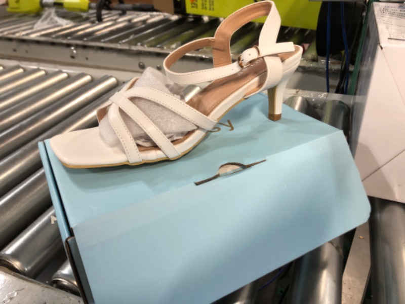 Photo 1 of SIZE 43- WHITE HEELS