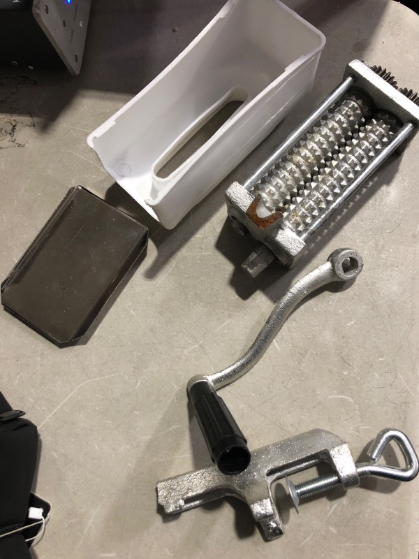 Photo 2 of * sold for parts * repair * 
Commercial Manual Meat Tenderizer Cuber Kitchen Pork Beef Steak Flatten Tool Heavy Duty Clamp-on Rolling Meat 