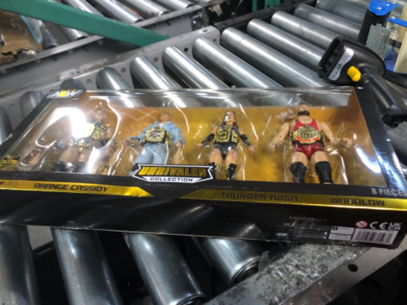 Photo 2 of All Elite Wrestling AEW Unrivaled Champion 4 Pack - Four 6-Inch Figures with Title Belts and Accessories - Amazon Exclusive