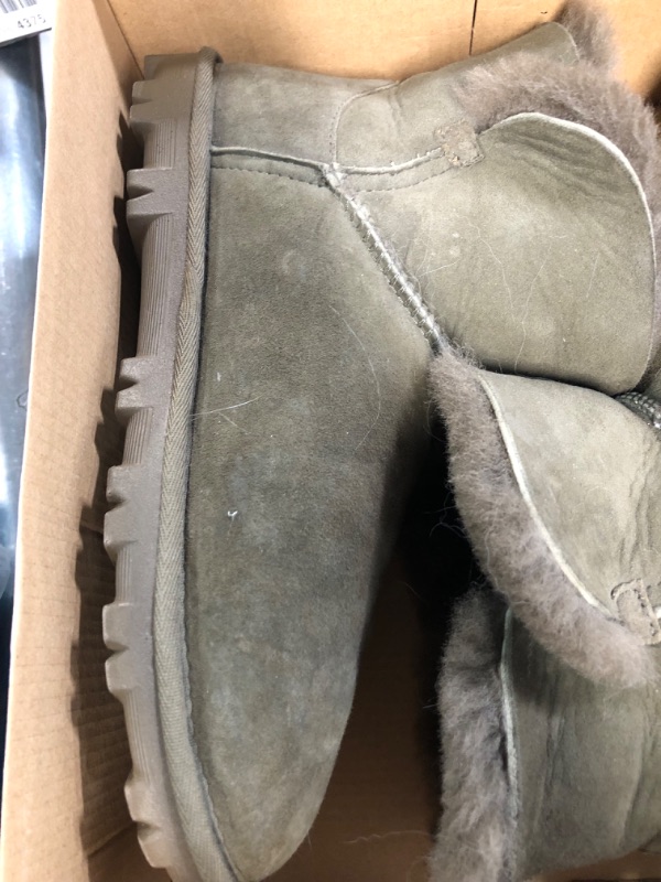 Photo 4 of **USED, DIRTY, SIZE 10** UGG Women's Classic II Winter Boots Slip on Insulated Non Slip Lightweight