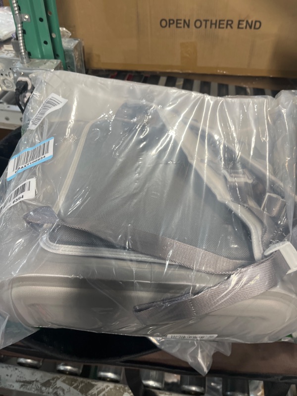 Photo 1 of Hydro Flask Day Escape Soft Cooler - Reusable Travel Bag Backpack - Insulated 20 L Peppercorn