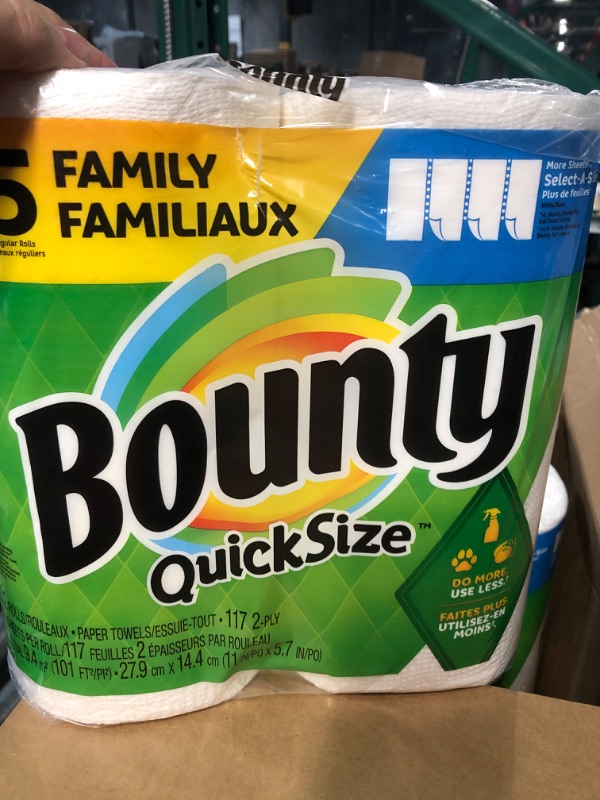 Photo 3 of Bounty Quick Size Paper Towels, White, 4 Packs Of 2 Family Rolls = 8 Family Rolls