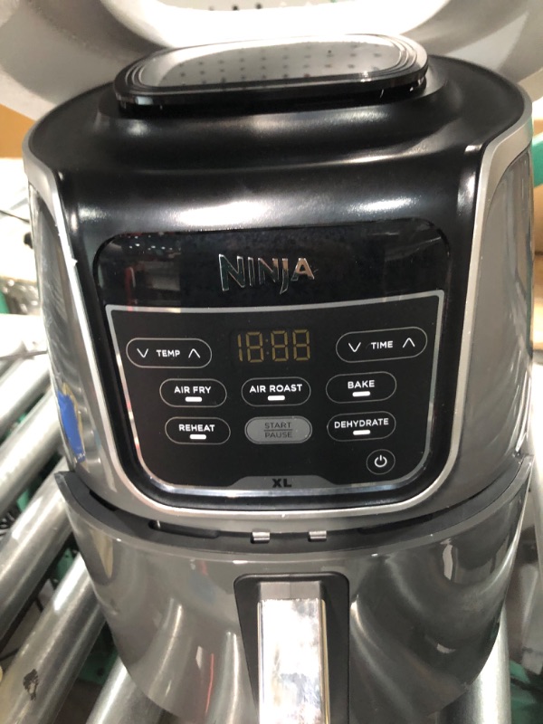 Photo 5 of [FOR PARTS READ NOTES]
Ninja AF150AMZ Air Fryer XL, 5.5 Qt. 
NONREFUNDABLE