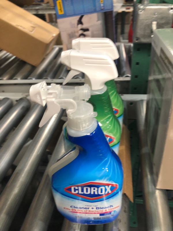 Photo 3 of Clorox Clean-Up Cleaner + Bleach Value Pack, 3 Disinfectant and Cleaning Sprays, Kitchen and Bathroom Cleaning, Rain Clean and Original Scent, 32 Ounces (Pack of 3)