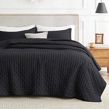 Photo 1 of  size 90inx96in 
BedsureQuilt Bedding Set - Soft Ultrasonic Quilt Set - Clover Bedspread - Lightweight Bedding Coverlet for All Seasons (Includes 1 Black Quilt, 2 Pillow Shams)